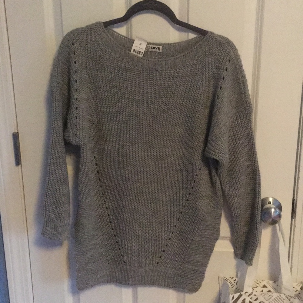 Super Cute and Comfy Grey Sweater!